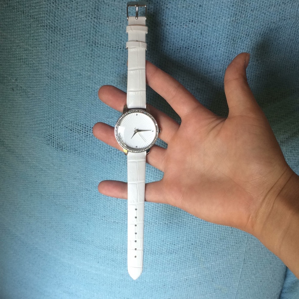 Watch - Picture 3 of 3